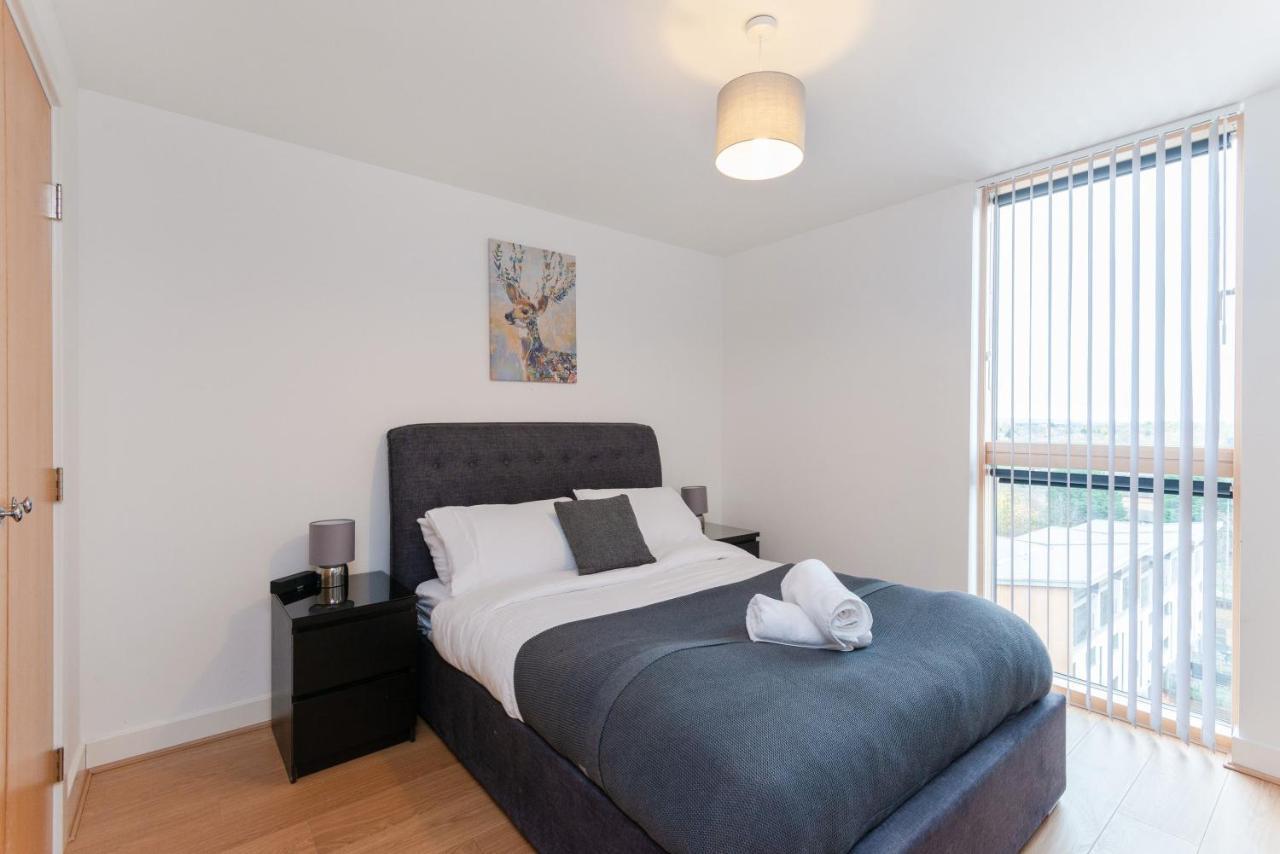 The Vizion Serviced Apartments From Pincott Properties - Free Parking, Private Balcony, And Wifi Milton Keynes Buitenkant foto