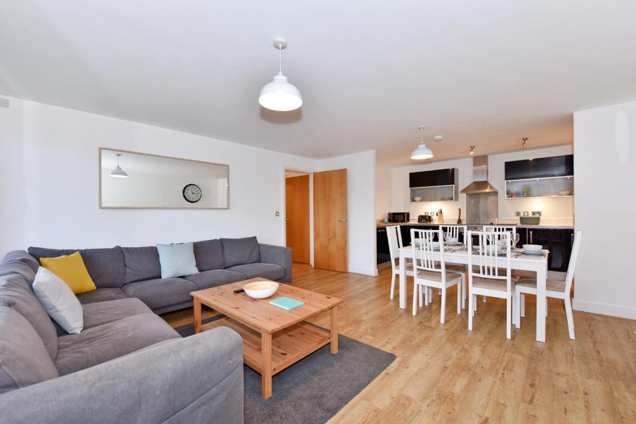 The Vizion Serviced Apartments From Pincott Properties - Free Parking, Private Balcony, And Wifi Milton Keynes Buitenkant foto