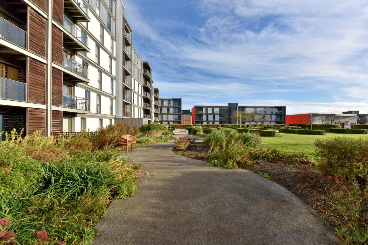 The Vizion Serviced Apartments From Pincott Properties - Free Parking, Private Balcony, And Wifi Milton Keynes Buitenkant foto