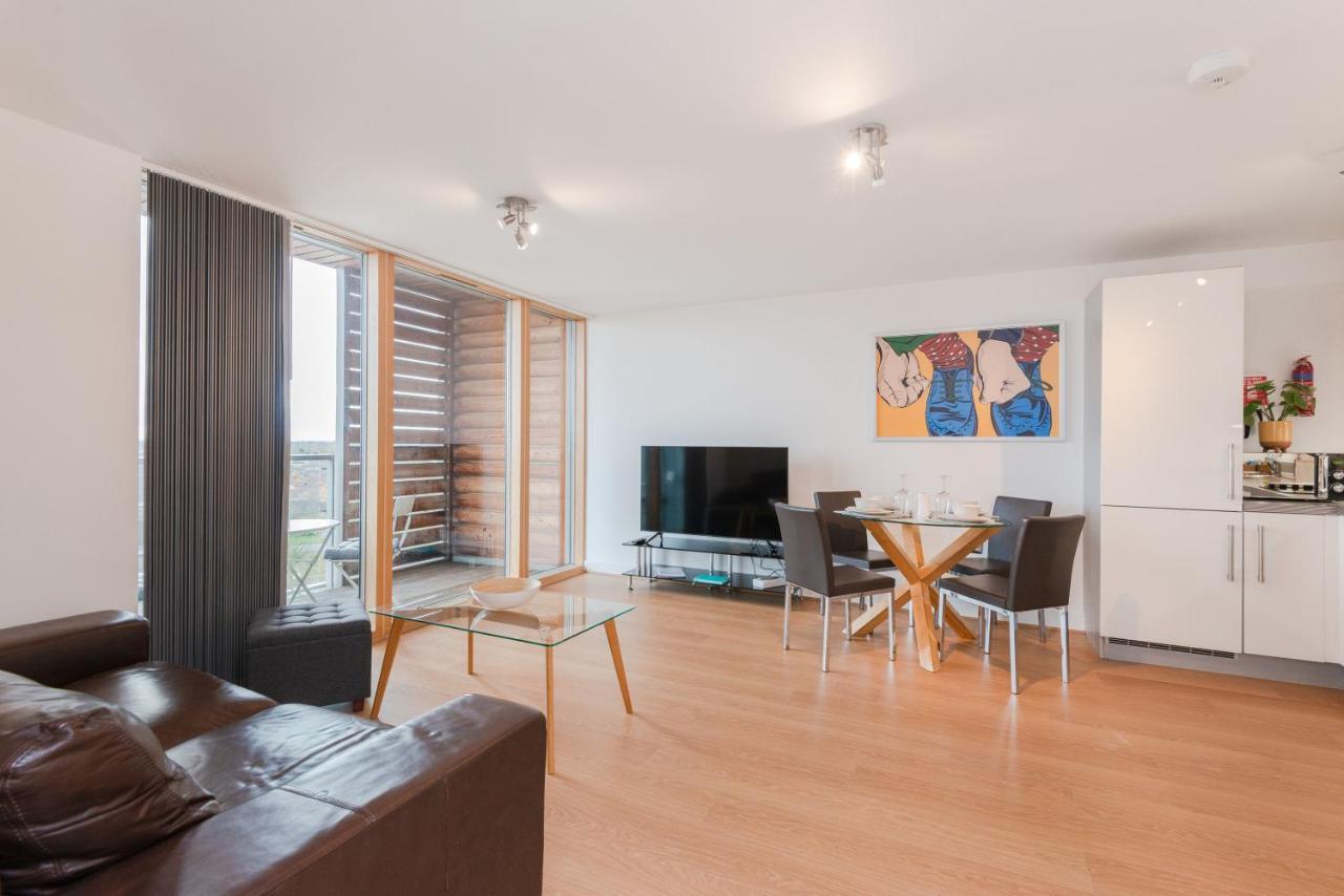 The Vizion Serviced Apartments From Pincott Properties - Free Parking, Private Balcony, And Wifi Milton Keynes Buitenkant foto