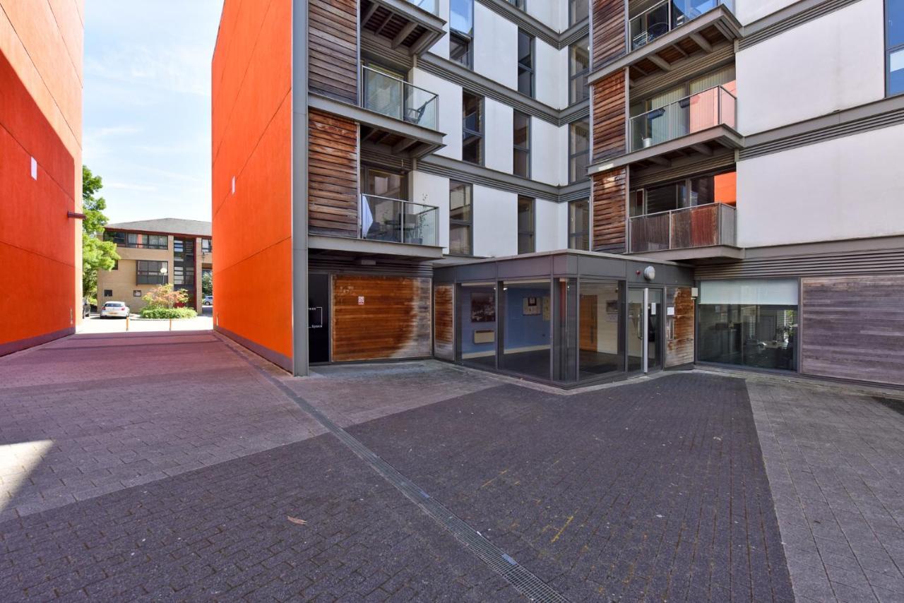 The Vizion Serviced Apartments From Pincott Properties - Free Parking, Private Balcony, And Wifi Milton Keynes Buitenkant foto