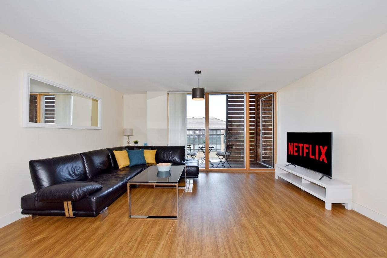 The Vizion Serviced Apartments From Pincott Properties - Free Parking, Private Balcony, And Wifi Milton Keynes Buitenkant foto