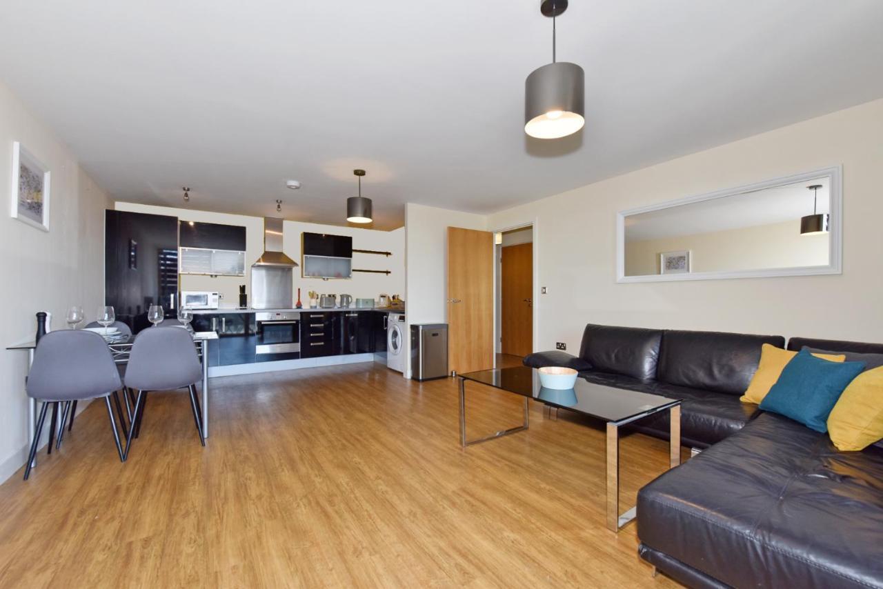 The Vizion Serviced Apartments From Pincott Properties - Free Parking, Private Balcony, And Wifi Milton Keynes Buitenkant foto