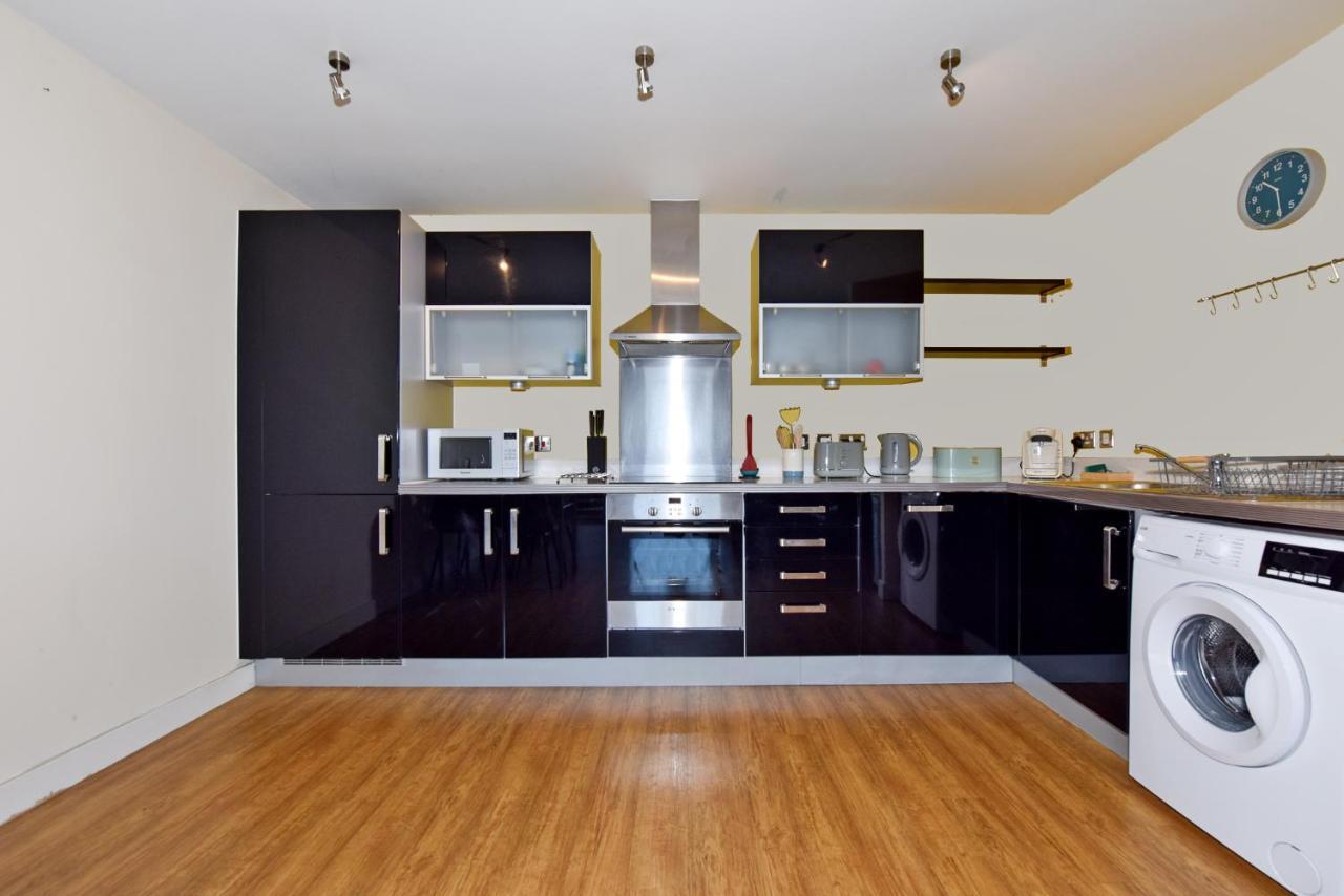 The Vizion Serviced Apartments From Pincott Properties - Free Parking, Private Balcony, And Wifi Milton Keynes Buitenkant foto