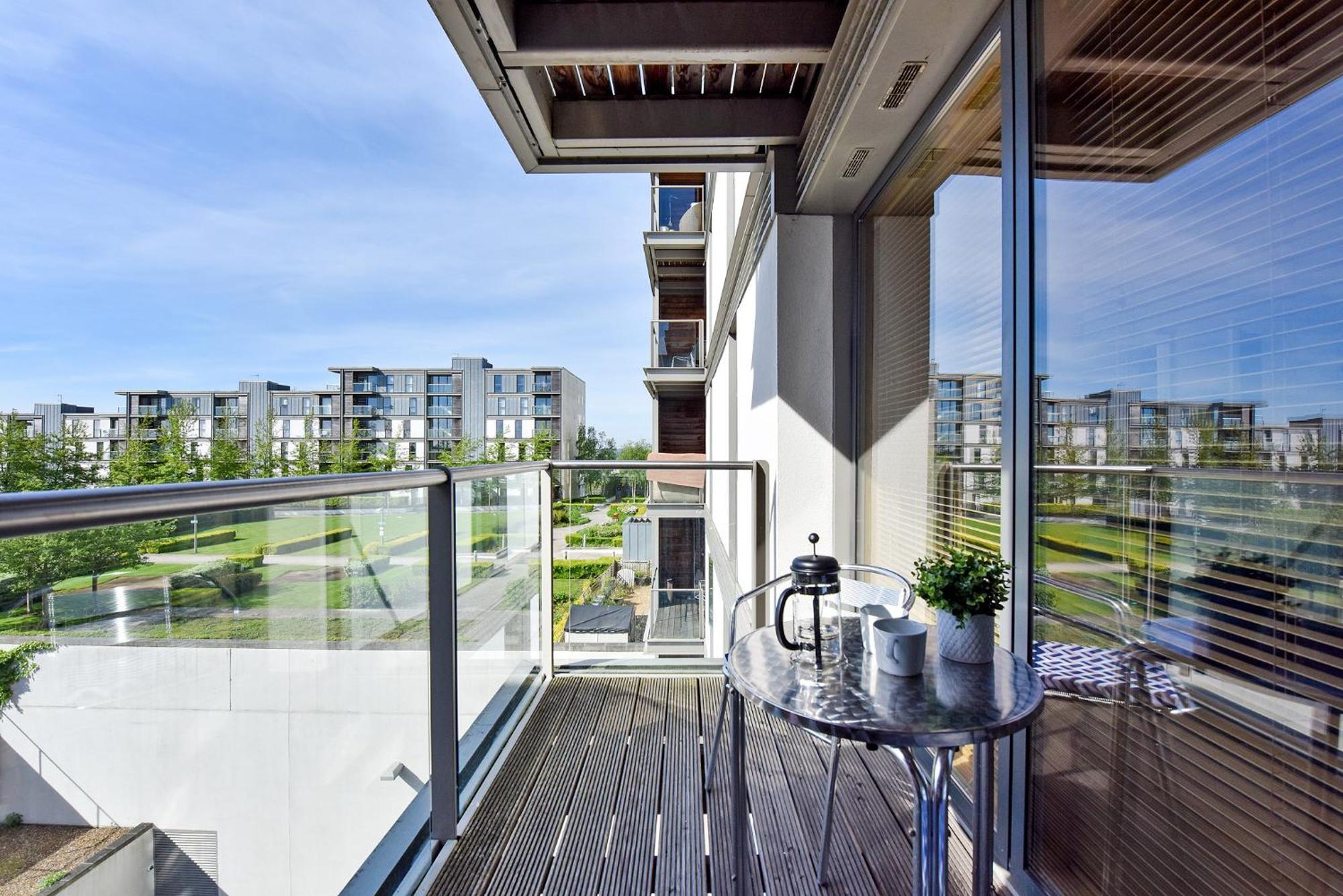 The Vizion Serviced Apartments From Pincott Properties - Free Parking, Private Balcony, And Wifi Milton Keynes Buitenkant foto