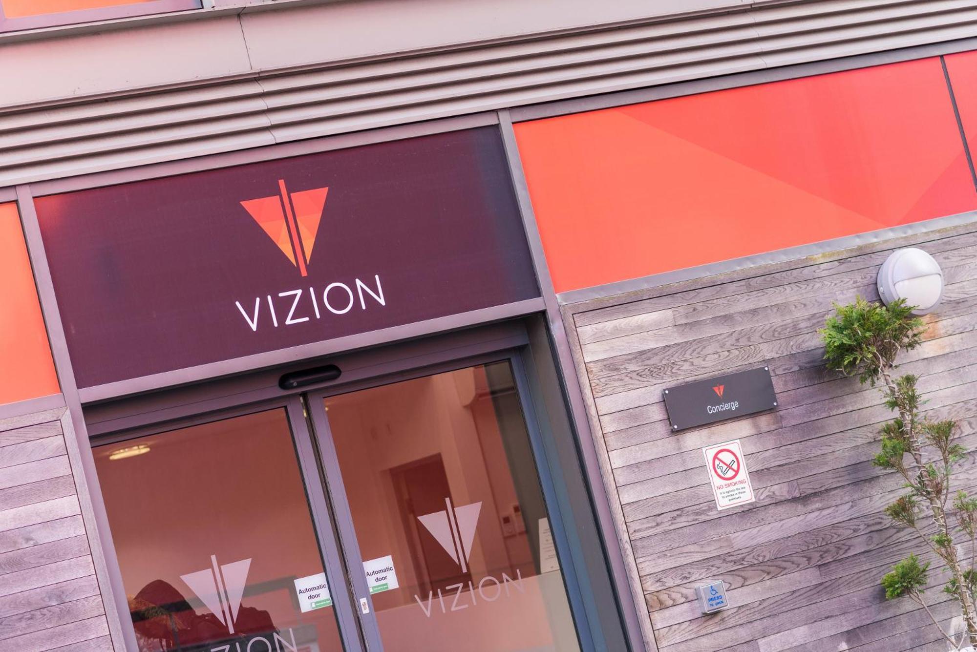 The Vizion Serviced Apartments From Pincott Properties - Free Parking, Private Balcony, And Wifi Milton Keynes Buitenkant foto
