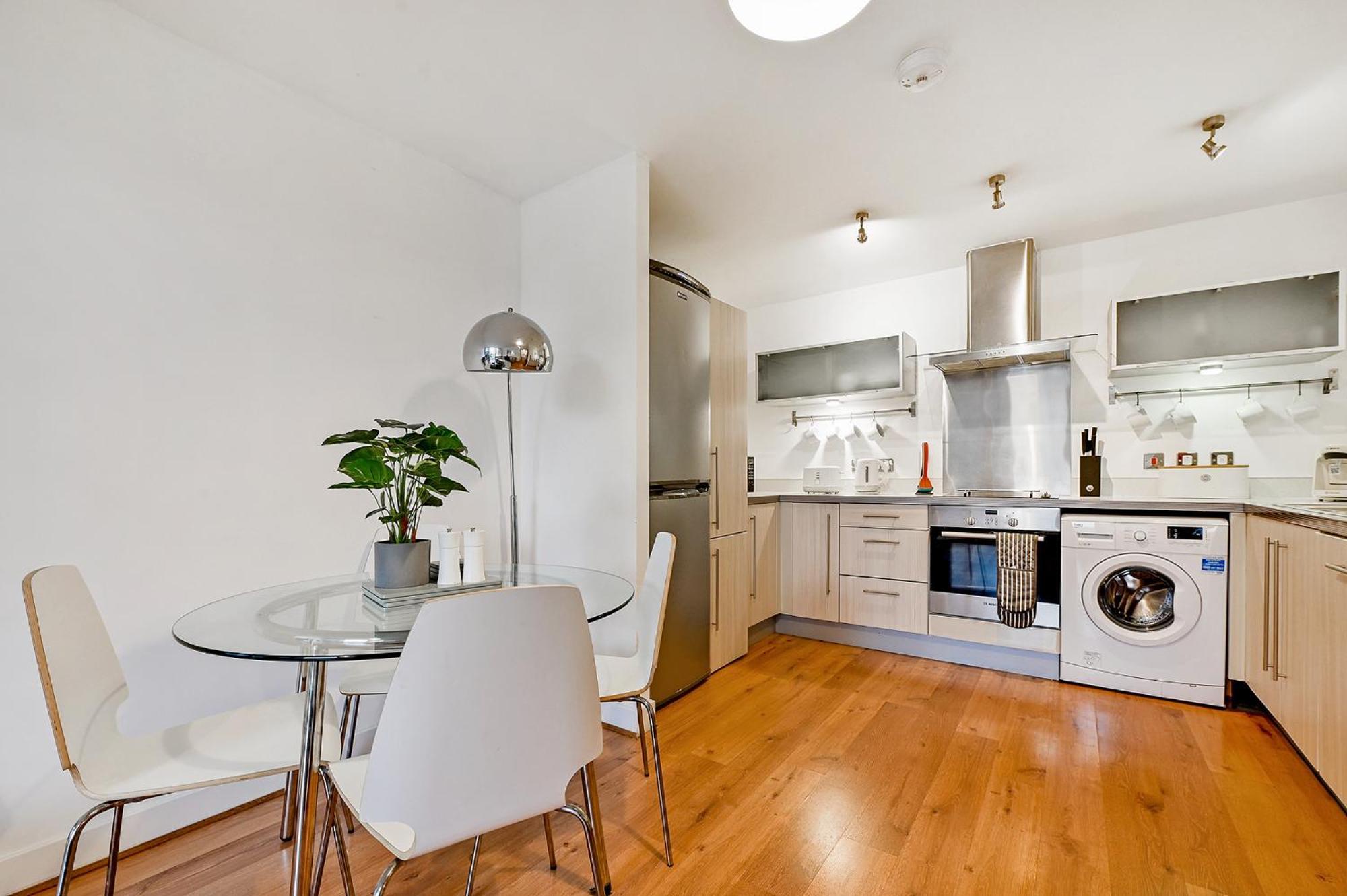 The Vizion Serviced Apartments From Pincott Properties - Free Parking, Private Balcony, And Wifi Milton Keynes Buitenkant foto